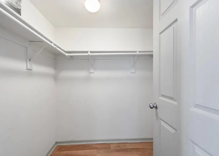 Stylish 1br With Free Parking And Pool