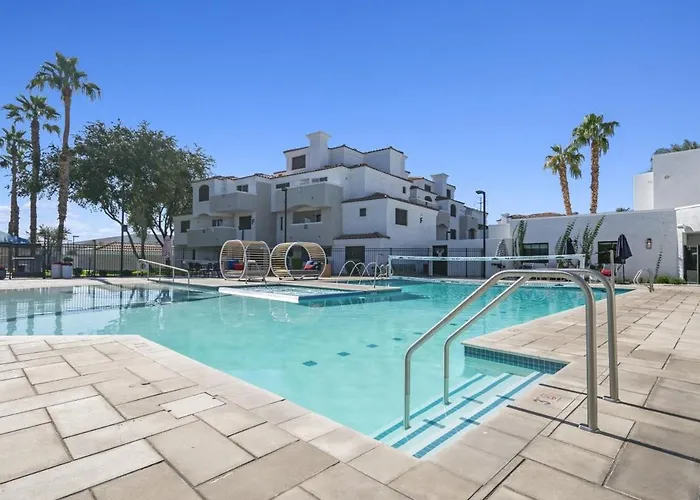 Apartamento Stylish 1br With Free Parking And Pool