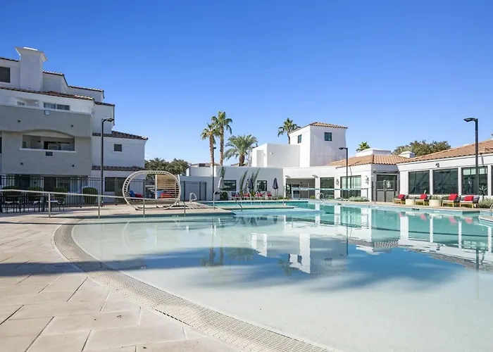 Apartamento Stylish 1br With Free Parking And Pool