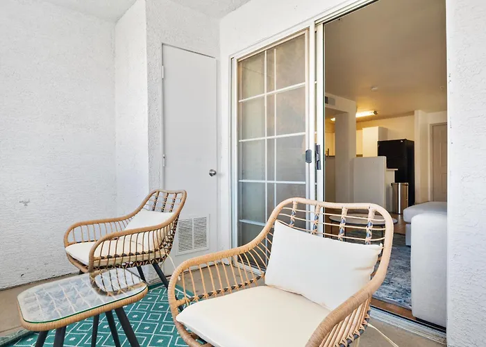 Apartamento Stylish 1br With Free Parking And Pool *