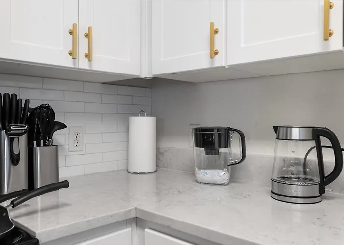 Apartamento Stylish 1br With Free Parking And Pool