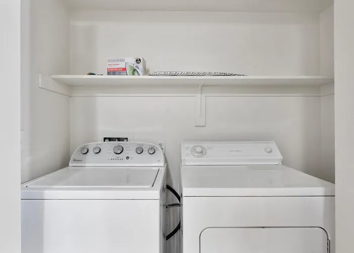 Stylish 1br With Free Parking And Pool Apartamento